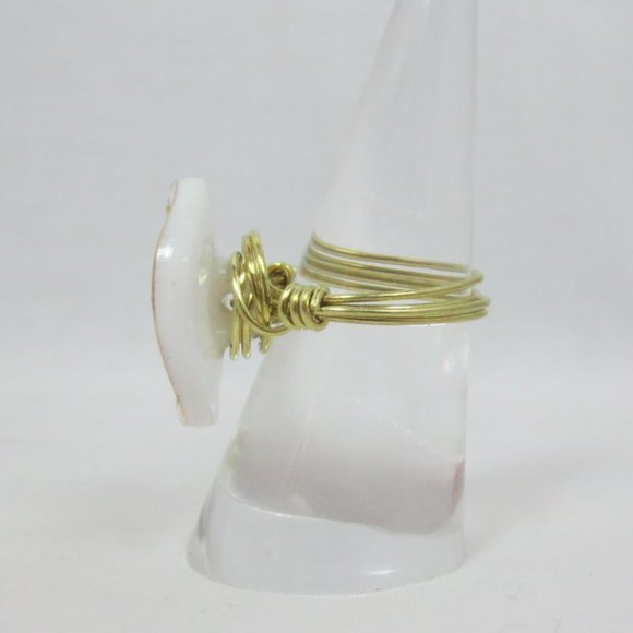 New Handcrafted Vintage Glass Button Wire Ring - Picture 4 of 9